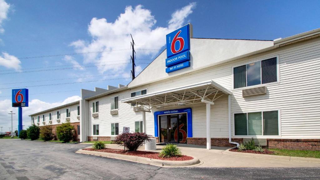 Motel 6-Altoona IA - Des Moines East Main image 1